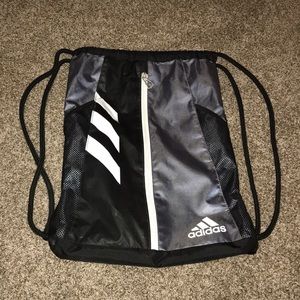 Adidas jaw-string bag
